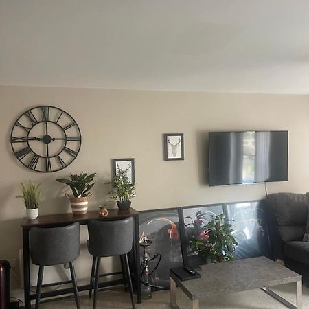 This Apartment Is No Longer Available! مانشستر المظهر الخارجي الصورة