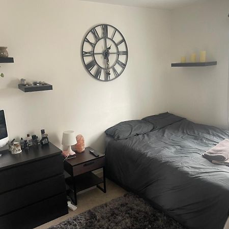 This Apartment Is No Longer Available! مانشستر المظهر الخارجي الصورة