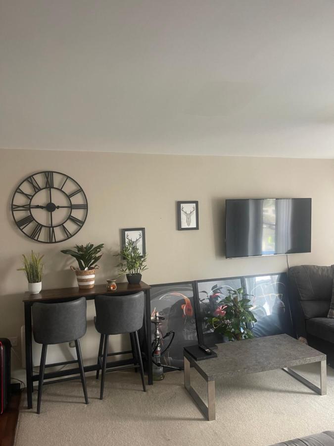 This Apartment Is No Longer Available! مانشستر المظهر الخارجي الصورة
