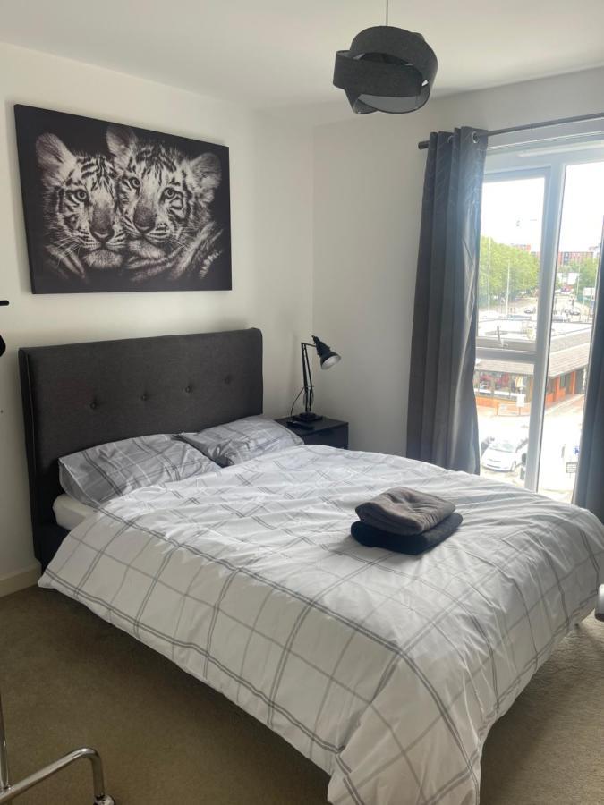 This Apartment Is No Longer Available! مانشستر المظهر الخارجي الصورة